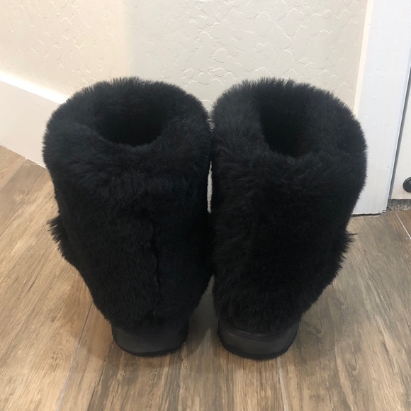 Ugg Classic Cuff Tall Boot - Picture 4 of 9